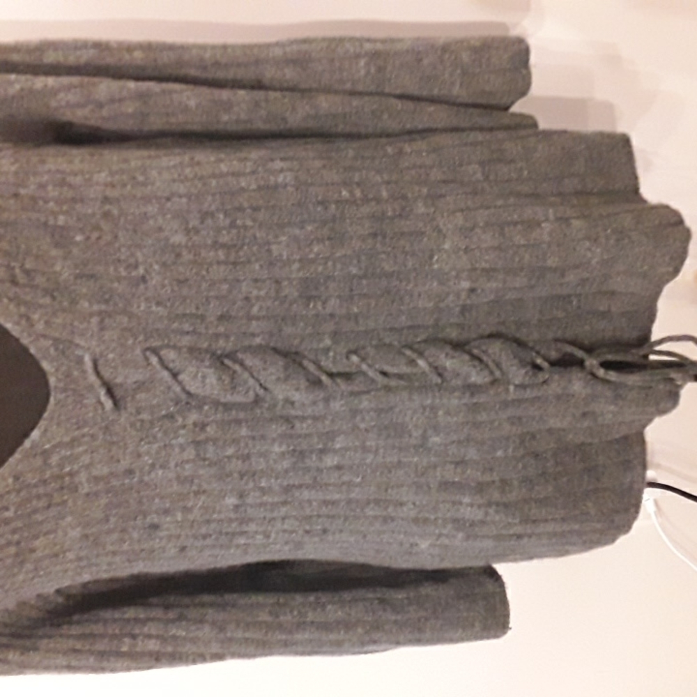 LC Lauren Conrad gray open back sweater XL - Picture 6 of 7